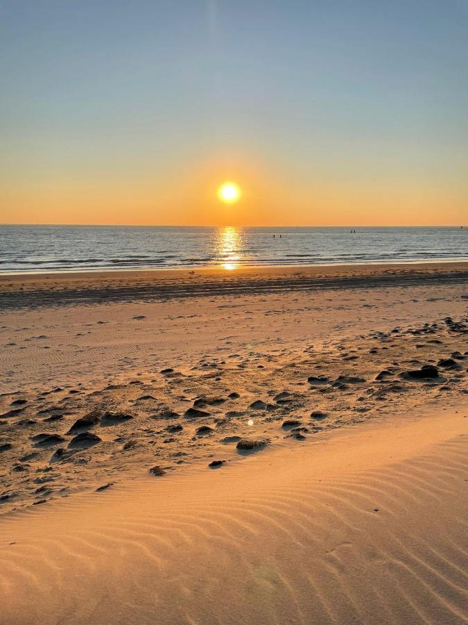 Vakantiewoning 100M Van Het Strand Met 1 Slaapkamer Westkapelle Bagian luar foto