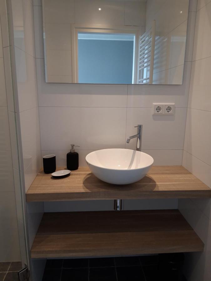 Vakantiewoning 100M Van Het Strand Met 1 Slaapkamer Westkapelle Bagian luar foto